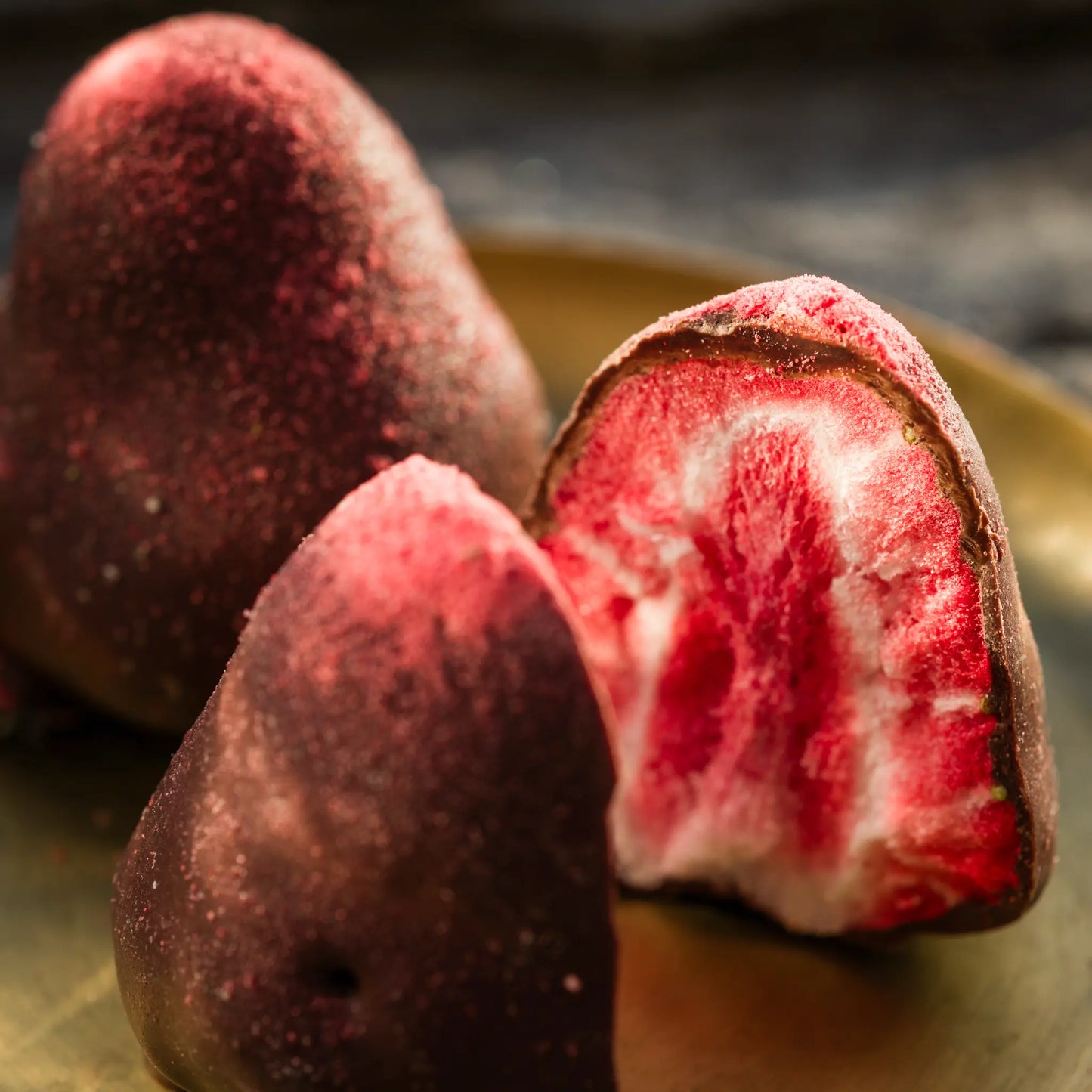 Erdbeeren in Schokolade Nero